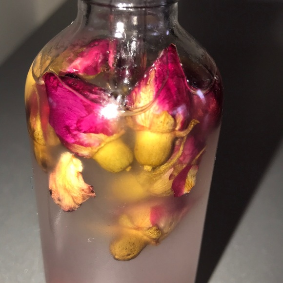 HANDMADE ROSE OIL - Picture 2 of 3